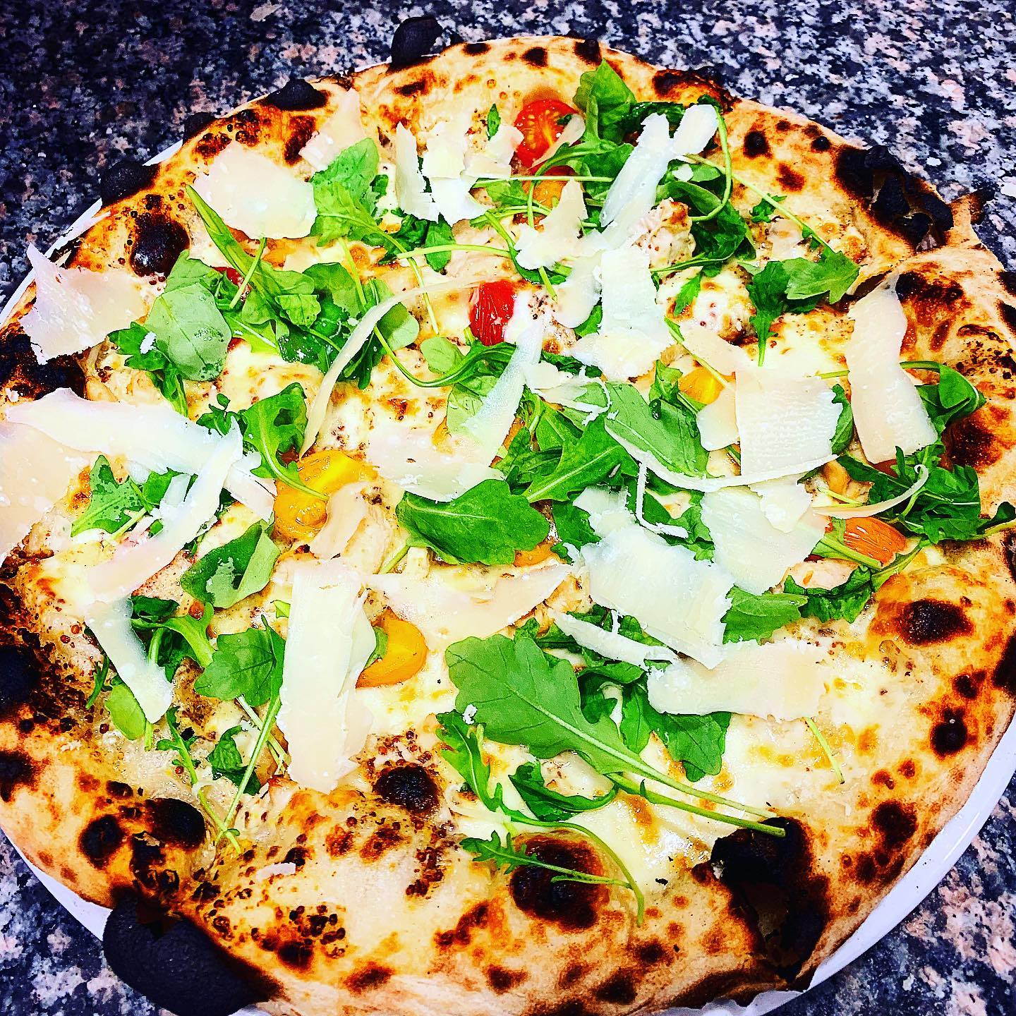 Pizza Pollo Senape poulet moutarde à l'ancienne roquette
